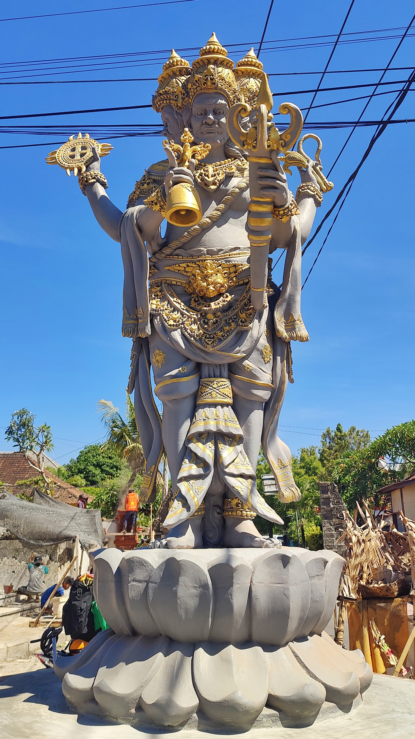 A statue in the middle of a roundabout as we were leaving the island